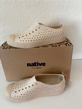 Native Jefferson Bloom Shoes Bone White Shell  Speckles J6 Kids Women's 8